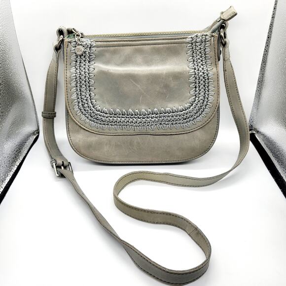Vtg The SAK Gray Leather Playa Saddle Bag Crossbody Crochet Boho Purse Bag Sz M - Picture 1 of 14